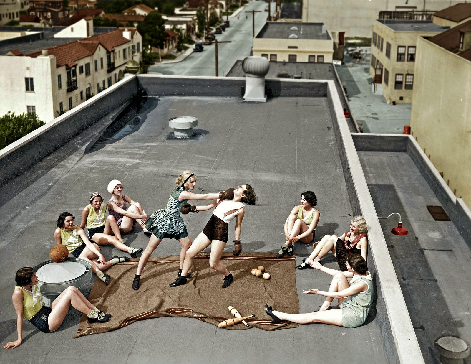 Women boxing on a roof, 1938 (2)